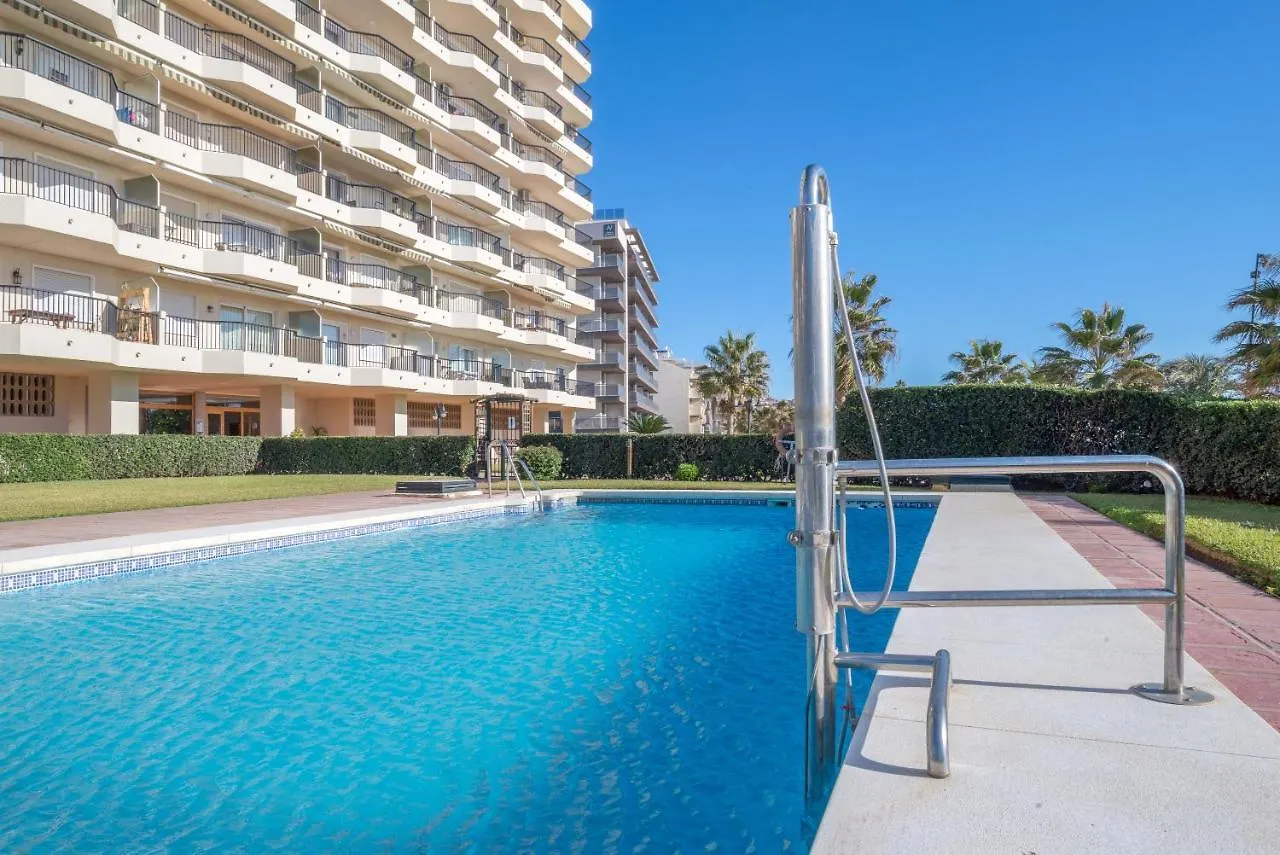 Beachfront Apartment With Sea View location
